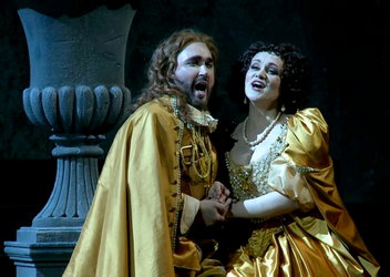 Ирина Костина (Лючия) и Алексей Татаринцев (Эдгардо), дуэт у фонтана